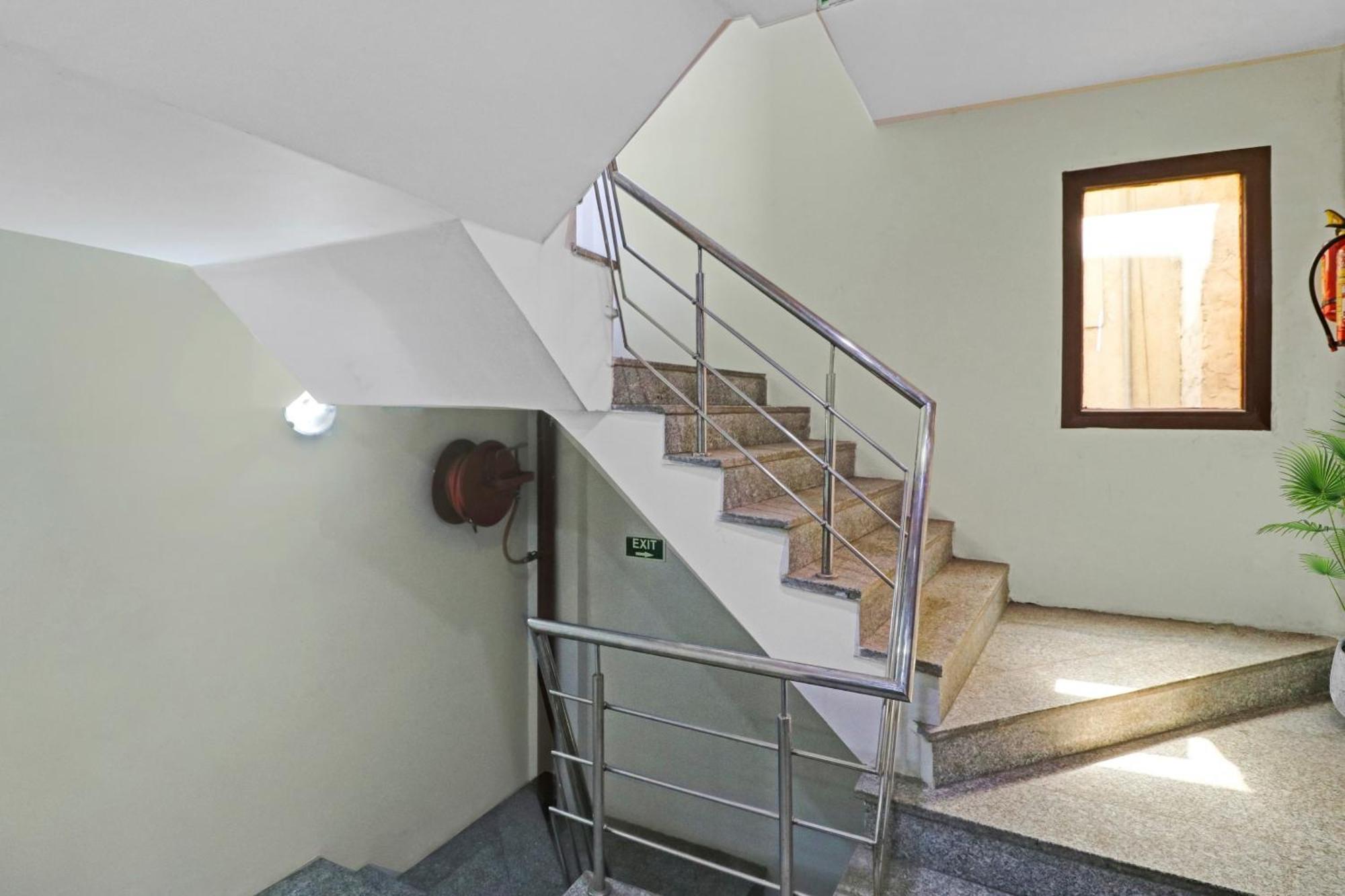 Hotel Stay House New Delhi Exteriör bild
